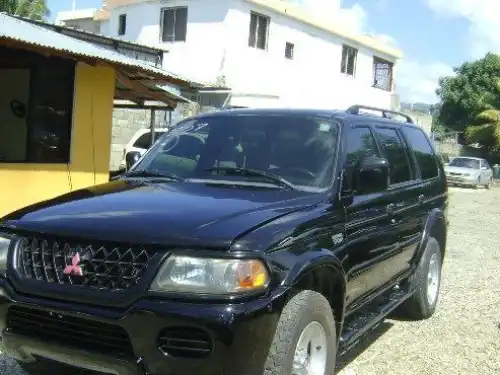 Mitsubishi Montero Sport  2000