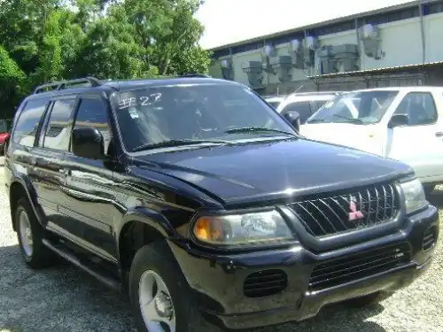 Mitsubishi Montero Sport  2000