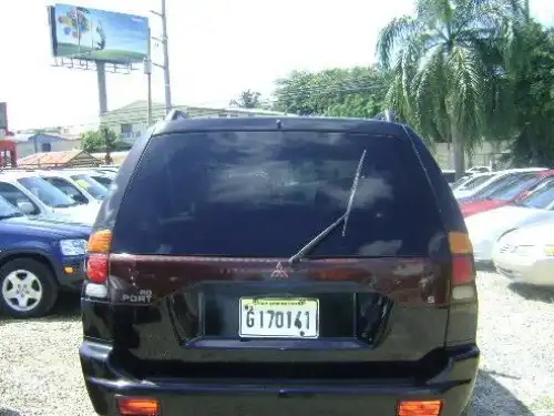 Mitsubishi Montero Sport  2000