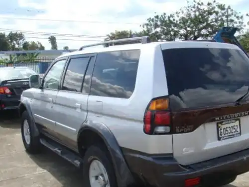 Mitsubishi Montero Sport  2002