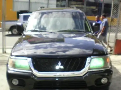 Mitsubishi Montero Sport  2002
