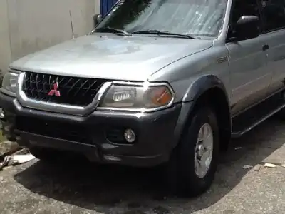 Mitsubishi Montero Sport 2000  