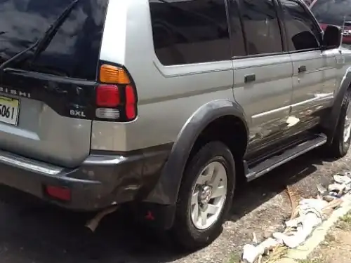 Mitsubishi Montero Sport 2000  