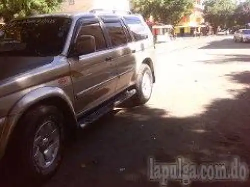 Mitsubishi Montero Sport 2002
