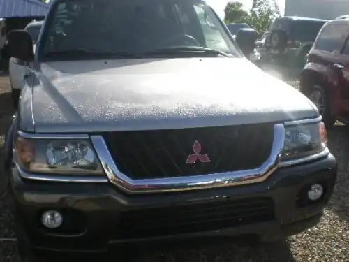 Mitsubishi Montero Sport LS 2000