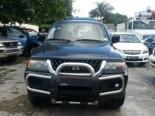 Mitsubishi Montero Sport LS 2002