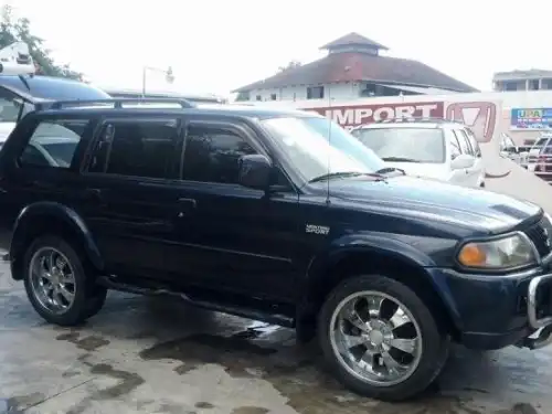 Mitsubishi Montero Sport LS 2002