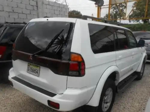 Mitsubishi Montero Sport XLS 2001