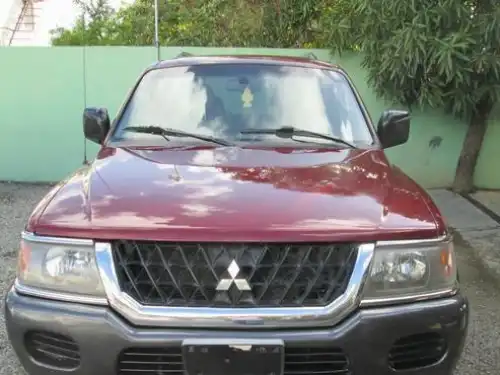 Mitsubishi Montero Sport XLS 2002