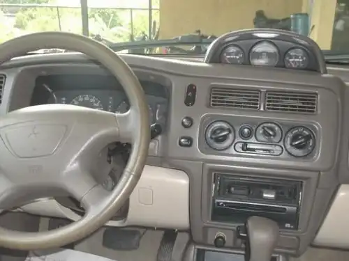Mitsubishi Nativa  2000
