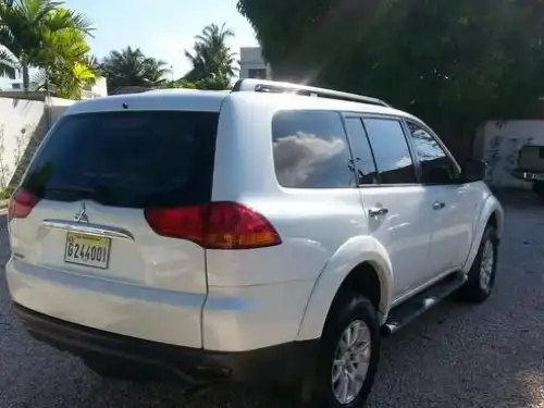 Mitsubishi Nativa  2009
