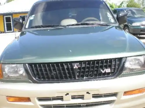 Mitsubishi Nativa Limited 1998