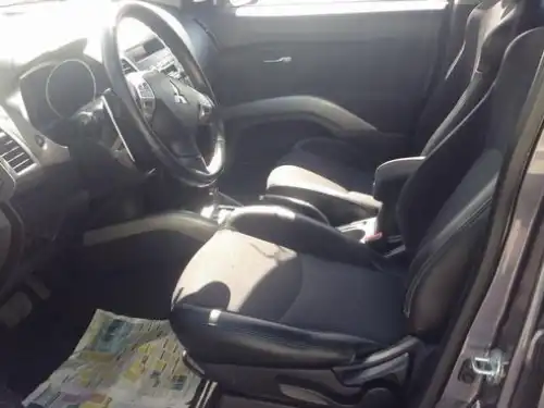 Mitsubishi Outlander  2009