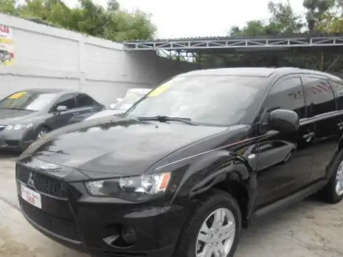 Mitsubishi Outlander  2010