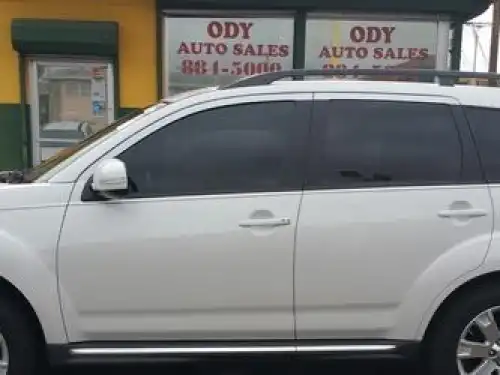 Mitsubishi Outlander  2011