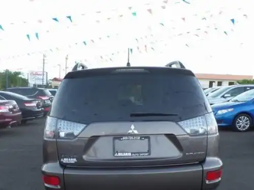 Mitsubishi Outlander  2012
