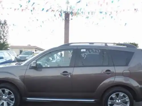 Mitsubishi Outlander  2012
