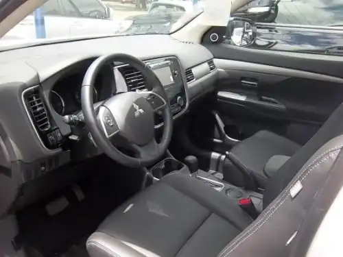 Mitsubishi Outlander Limited 2015