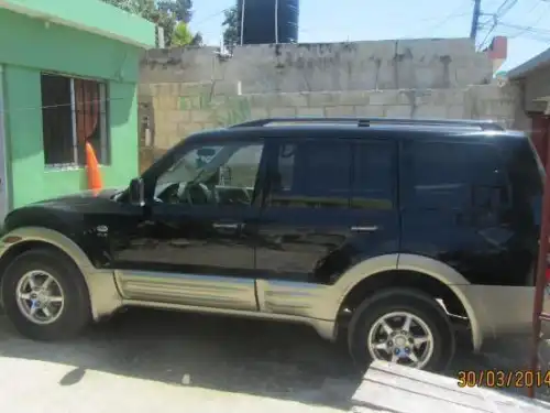 Mitsubishi montero 2001 cara de gato v6, negra 