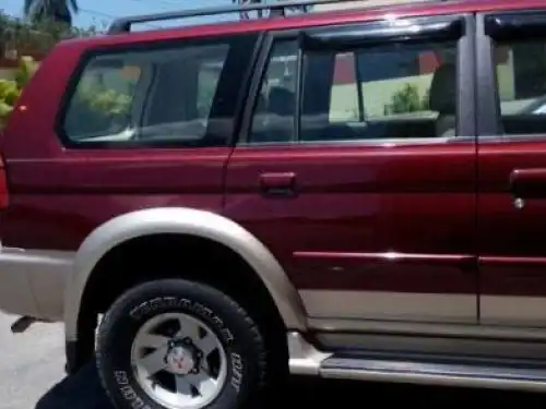 Mitsubishi nativa 2000 