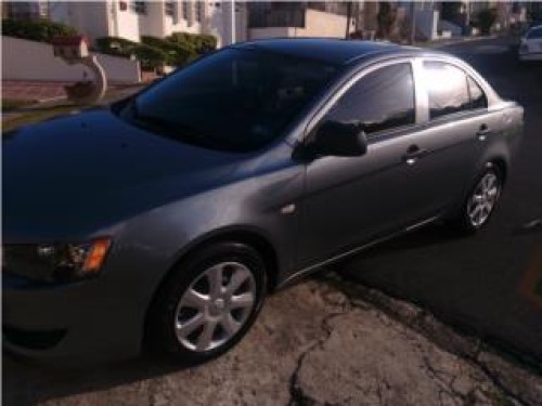 Mitsubishi Lancer 2013 Se vende cuenta