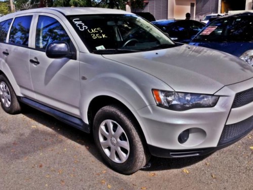 Mitsubishi Outlander 2013$227 Mens