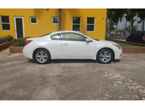 NISSAN ALTIMA COUPE AUT. 2012 BIEN BONITO