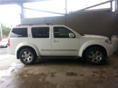 NISSAN PATHFINDER 2011 MODELO SILVER