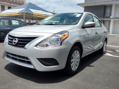 NISSAN VERSA -AUT -2016