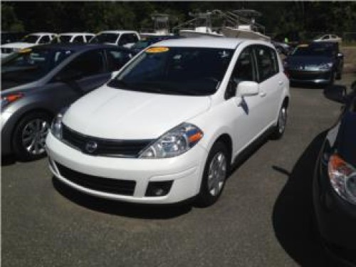 NISSAN VERSA 5PTS 2012