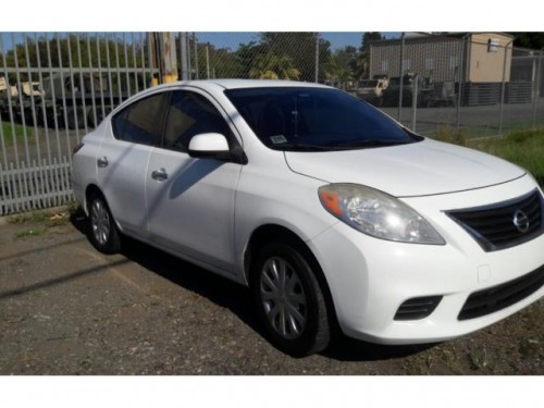 NISSAN VERSA CAMBIA CUENTA O SE VENDE