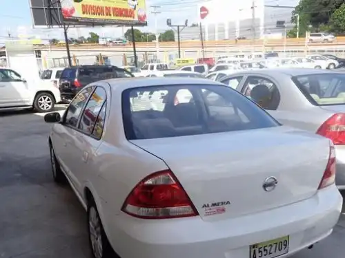 Nissan Almera  2011