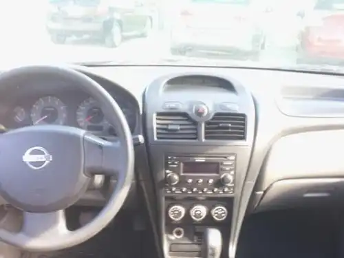 Nissan Almera  2011