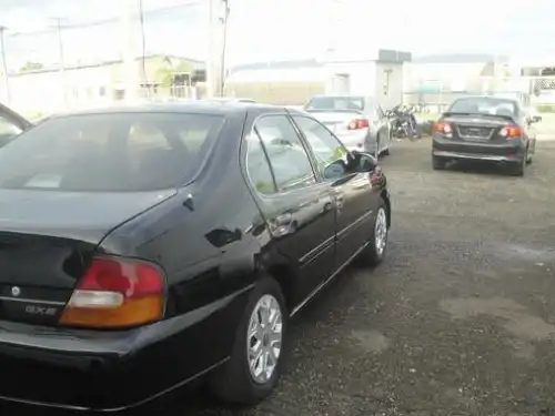 Nissan Altima  1998