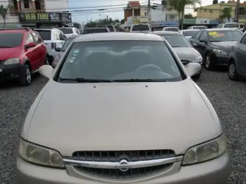 Nissan Altima  2001