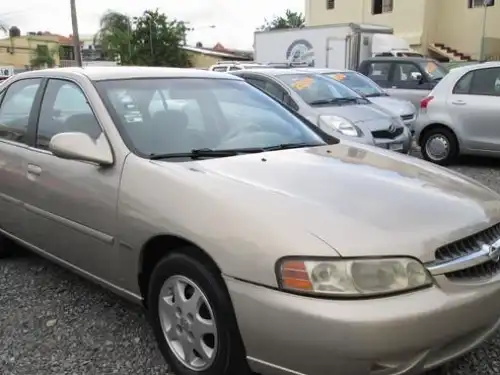 Nissan Altima  2001