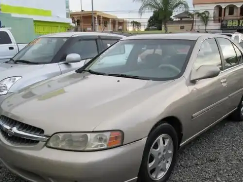 Nissan Altima  2001