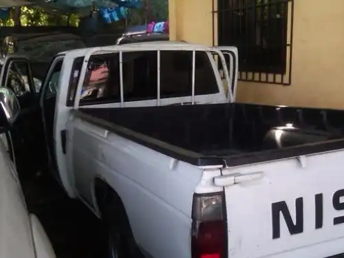 Nissan D 21  2005