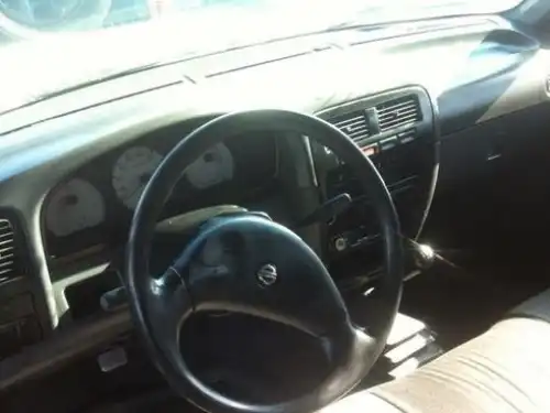 Nissan D 21  2006
