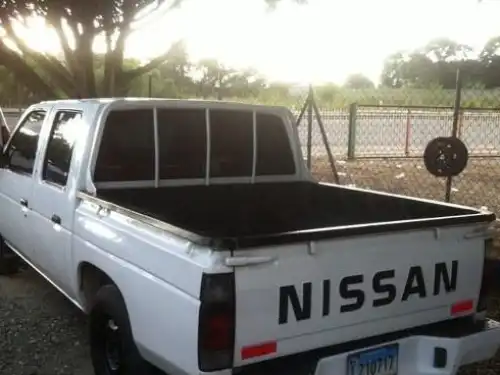 Nissan D 21  2006