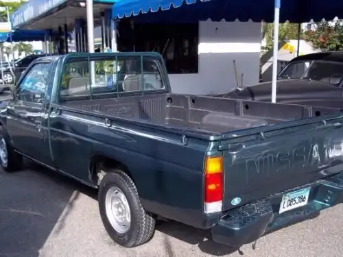 Nissan D212002