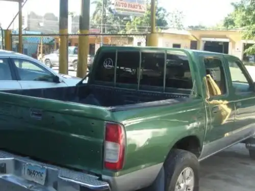 Nissan Frontier  2000