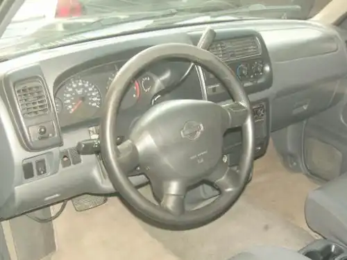 Nissan Frontier  2001