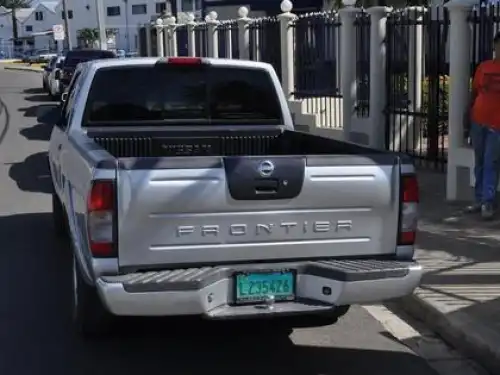 Nissan Frontier  2002