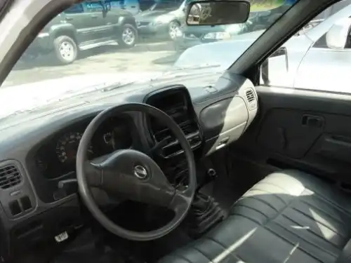 Nissan Frontier  2003