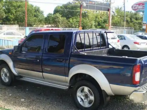 Nissan Frontier  2003