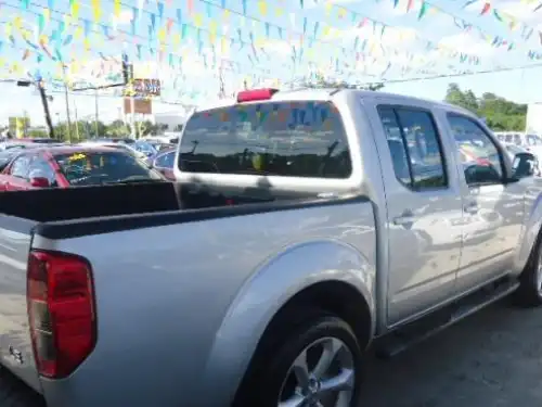 Nissan Frontier  2011