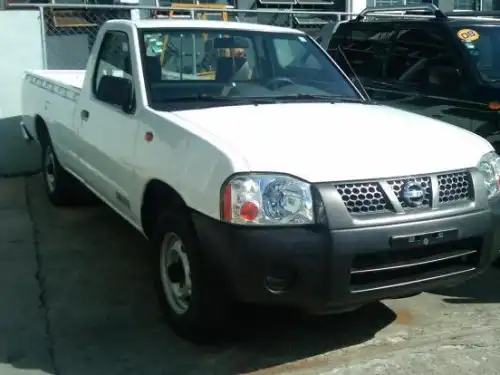 Nissan Frontier 2011, mecanica, cabina Inicial