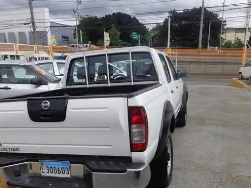 Nissan Frontier D 22 2012