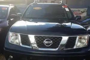 Nissan Frontier LE 2008